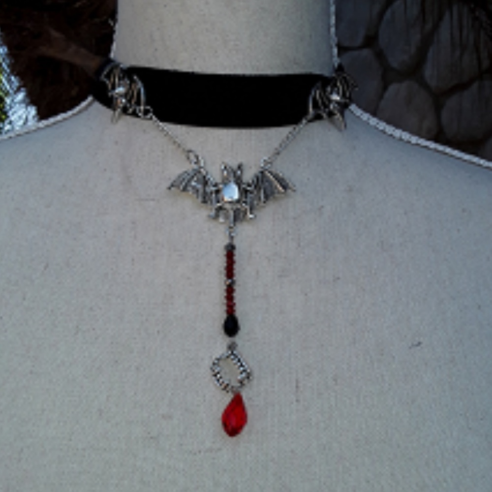 NWT, HANDMADE VAMPIRE CHOKER.